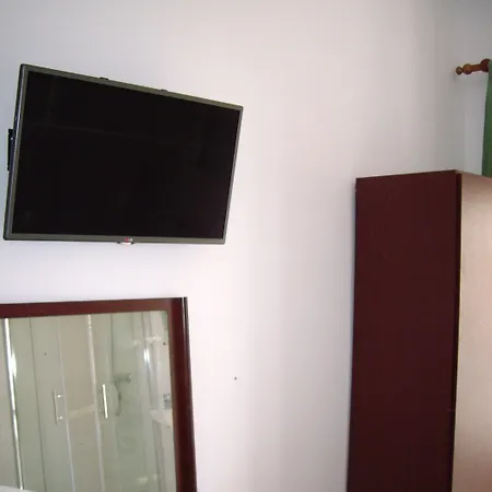 Residencial Camoes Bed and Breakfast