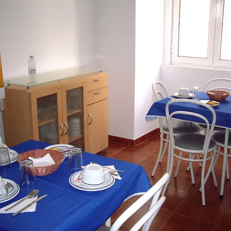 Residencial Camoes Bed and Breakfast