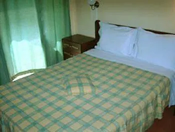 Bed & Breakfast Residencial Camoes 2*