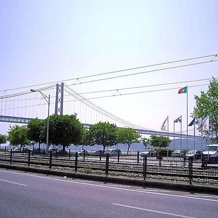 Residencial Camoes Bed & Breakfast Lisbon
