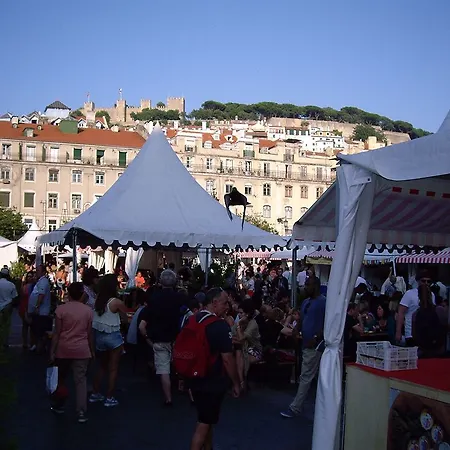 Bed and Breakfast Residencial Camoes 2*