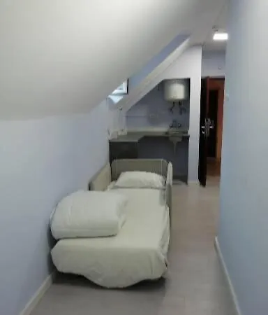 Residencial Camoes Bed & Breakfast Lisbona