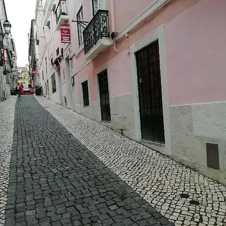 Bed & Breakfast Residencial Camoes 2*