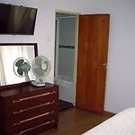 Bed and breakfast Residencial Camoes 2*