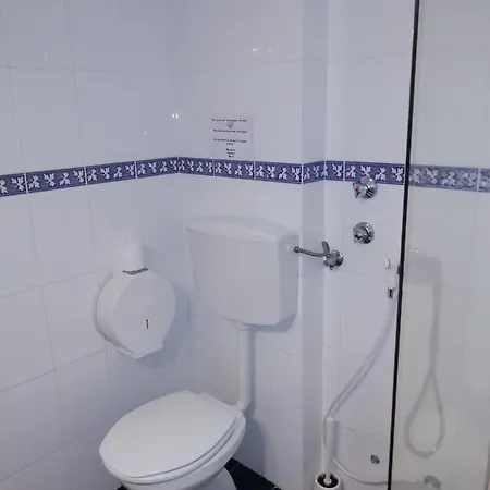 Residencial Camoes Couette-café 2*